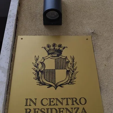 In Centro Residenza - & *